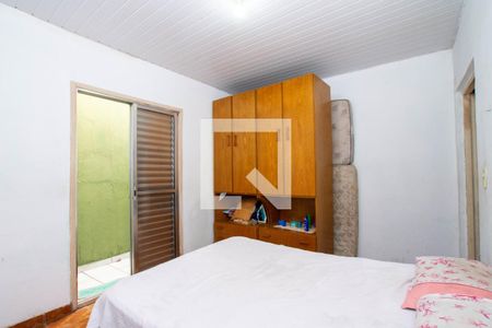 Casa à venda com 200m², 2 quartos e 2 vagas Casa à venda com 200m², 2 quartos e 2 vagasSuíte