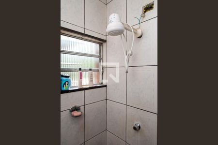 Casa à venda com 200m², 2 quartos e 2 vagas Casa à venda com 200m², 2 quartos e 2 vagasBanheiro