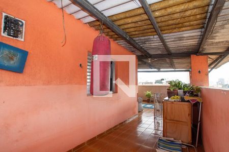 Casa à venda com 200m², 2 quartos e 2 vagas Casa à venda com 200m², 2 quartos e 2 vagasVaranda