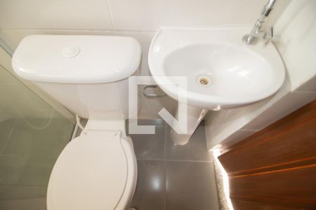 Banheiro de casa de condomínio para alugar com 1 quarto, 35m² em Vila Maria Alta, São Paulo