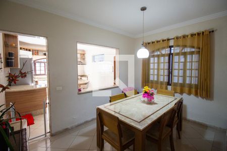 Casa à venda com 300m², 3 quartos e 2 vagas Casa à venda com 300m², 3 quartos e 2 vagasSala de Jantar