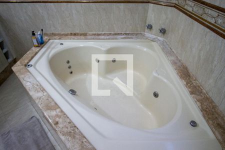 Casa à venda com 300m², 3 quartos e 2 vagas Casa à venda com 300m², 3 quartos e 2 vagasBanheiro 3