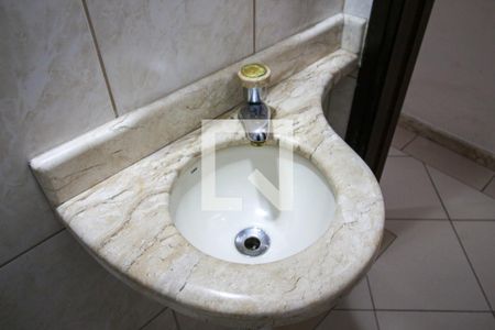 Casa à venda com 300m², 3 quartos e 2 vagas Casa à venda com 300m², 3 quartos e 2 vagasBanheiro 2