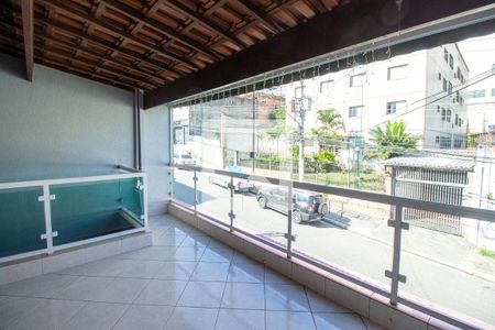 Casa à venda com 300m², 3 quartos e 2 vagas Casa à venda com 300m², 3 quartos e 2 vagasQuarto 1 / Varanda