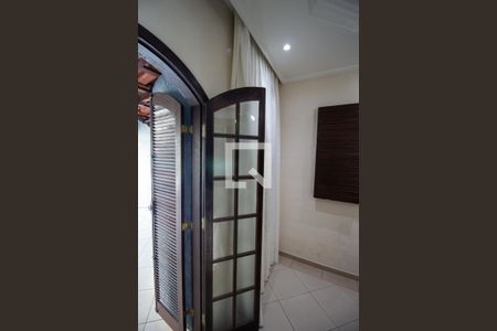 Casa à venda com 300m², 3 quartos e 2 vagas Casa à venda com 300m², 3 quartos e 2 vagasQuarto 1 / Varanda