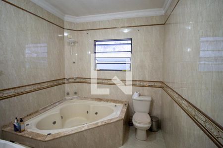 Casa à venda com 300m², 3 quartos e 2 vagas Casa à venda com 300m², 3 quartos e 2 vagasBanheiro 3