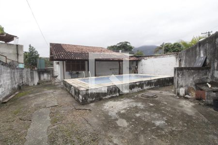 Casa de condomínio para alugar com 362m², 2 quartos e 4 vagasQuintal