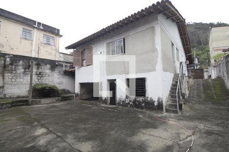 Casa de condomínio para alugar com 362m², 2 quartos e 4 vagasQuintal