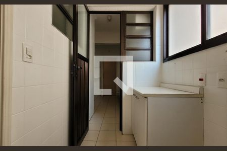 Apartamento à venda com 73m², 3 quartos e 2 vagas Apartamento à venda com 73m², 3 quartos e 2 vagasLavanderia