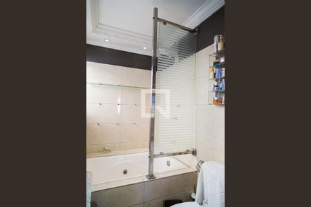 Casa à venda com 290m², 6 quartos e 6 vagas Casa à venda com 290m², 6 quartos e 6 vagasBanheiro da Suíte 5