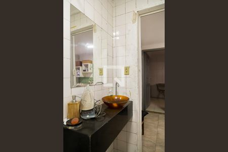 Casa à venda com 290m², 6 quartos e 6 vagas Casa à venda com 290m², 6 quartos e 6 vagasBanheiro de Serviço