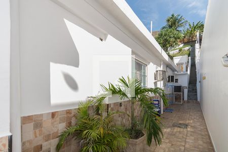 Casa à venda com 400m², 3 quartos e 1 vagaVaranda da frente - Acesso lateral