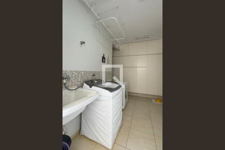 Casa de condomínio à venda com 430m², 4 quartos e 6 vagasÁrea de Serviço