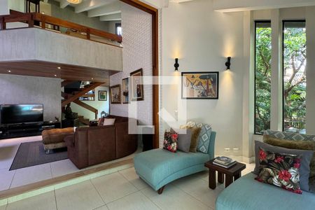 Casa de condomínio à venda com 430m², 4 quartos e 6 vagasSala