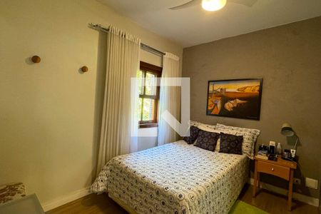 Casa de condomínio à venda com 430m², 4 quartos e 6 vagasSuíte 2