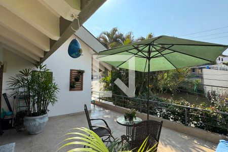 Casa de condomínio à venda com 430m², 4 quartos e 6 vagasvaranda da Suíte 1