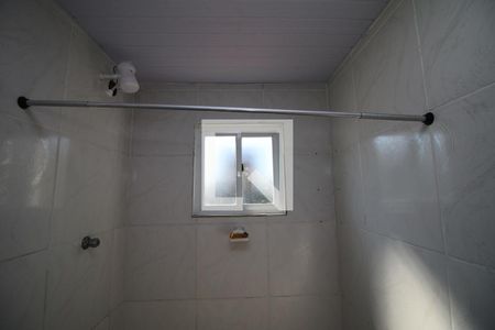 Banheiro de casa para alugar com 1 quarto, 55m² em Braz de Pina, Rio de Janeiro