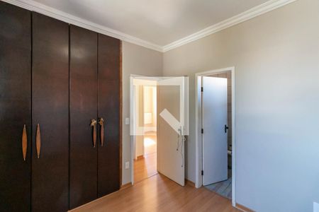 Apartamento à venda com 214m², 4 quartos e 2 vagasQuarto 2