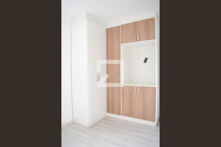 Suíte de apartamento para alugar com 3 quartos, 70m² em Cabral, Curitiba