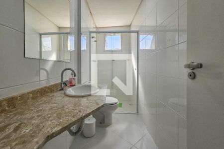 Banheiro  de apartamento para alugar com 2 quartos, 150m² em , Guarujá