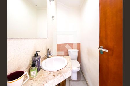 Banheiro de casa à venda com 2 quartos, 95m² em Jardim das Vertentes, São Paulo