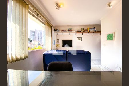 Sala  de casa à venda com 2 quartos, 95m² em Jardim das Vertentes, São Paulo