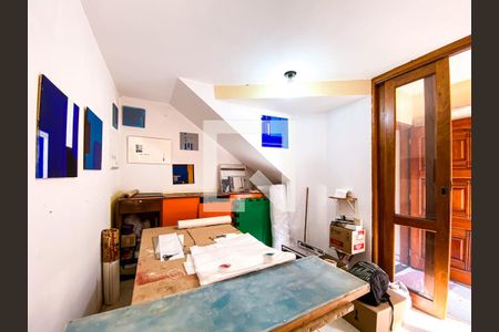 Casa à venda com 95m², 2 quartos e 2 vagasQuarto de serviço 