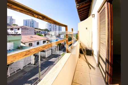 Casa à venda com 95m², 2 quartos e 2 vagasQuintal 