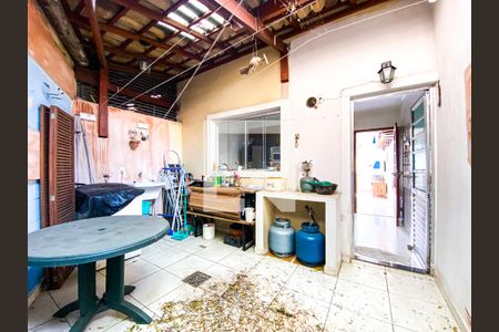 Casa à venda com 95m², 2 quartos e 2 vagasÁrea de serviço 