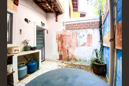 Casa à venda com 95m², 2 quartos e 2 vagasÁrea de serviço 