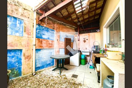 Casa à venda com 95m², 2 quartos e 2 vagasÁrea de serviço 