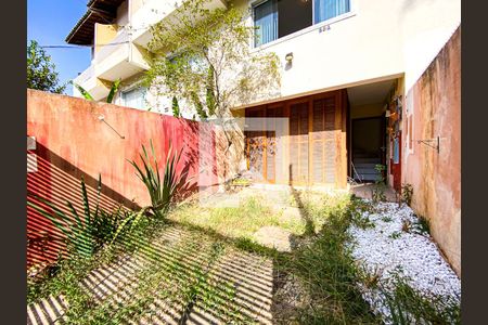 Casa à venda com 95m², 2 quartos e 2 vagasQuintal 