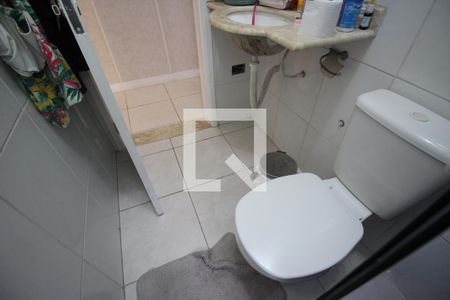 Casa à venda com 119m², 3 quartos e 2 vagasBanheiro Social
