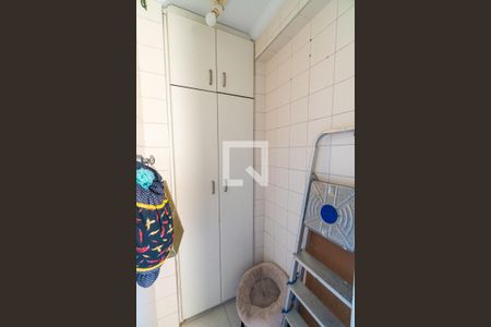 Apartamento à venda com 55m², 2 quartos e 2 vagas Apartamento à venda com 55m², 2 quartos e 2 vagasBanheiro de serviço