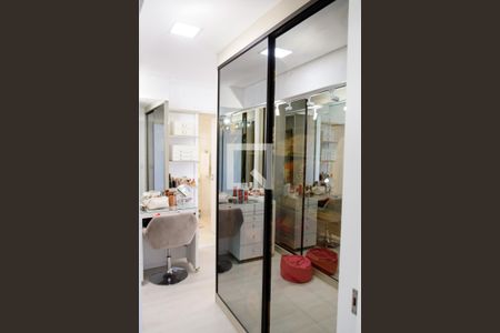 Apartamento à venda com 96m², 2 quartos e 2 vagasCloset da suíte 2