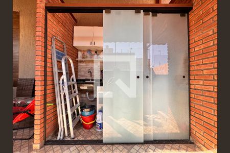 Apartamento à venda com 140m², 3 quartos e 2 vagas Apartamento à venda com 140m², 3 quartos e 2 vagasLavanderia