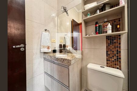 Apartamento à venda com 140m², 3 quartos e 2 vagas Apartamento à venda com 140m², 3 quartos e 2 vagasBanheiro da Suíte