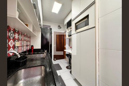 Apartamento à venda com 140m², 3 quartos e 2 vagas Apartamento à venda com 140m², 3 quartos e 2 vagasCozinha