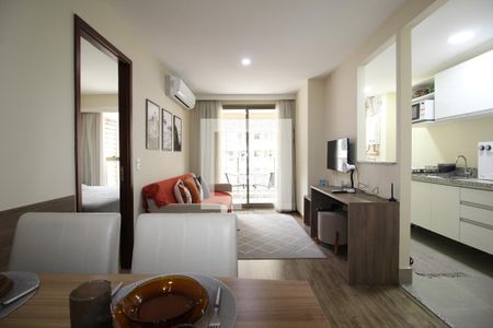 Sala de apartamento para alugar com 2 quartos, 68m² em Camorim, Rio de Janeiro