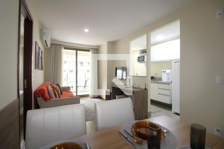 Sala de apartamento para alugar com 2 quartos, 68m² em Camorim, Rio de Janeiro