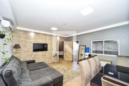 Sala de casa à venda com 3 quartos, 200m² em Sarandi, Porto Alegre