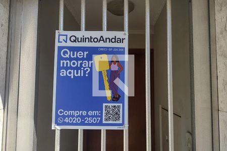 Casa à venda com 190m², 3 quartos e 3 vagas Casa à venda com 190m², 3 quartos e 3 vagasFachada