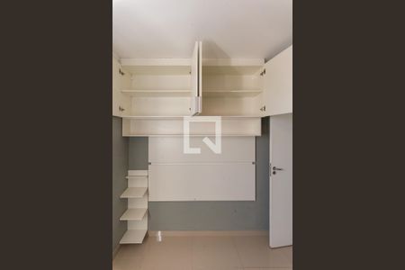 Quarto 1 - Armários de apartamento para alugar com 2 quartos, 52m² em Loteamento Parque São Martinho, Campinas