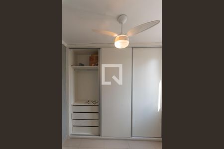 Quarto 1 - Armários de apartamento para alugar com 2 quartos, 52m² em Loteamento Parque São Martinho, Campinas