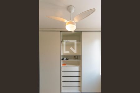 Quarto 1 - Armários de apartamento para alugar com 2 quartos, 52m² em Loteamento Parque São Martinho, Campinas