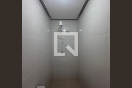 Banheiro de kitnet/studio para alugar com 1 quarto, 20m² em Jardim Bonfiglioli, São Paulo