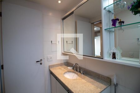 Banheiro de apartamento à venda com 1 quarto, 51m² em Santo Amaro, São Paulo