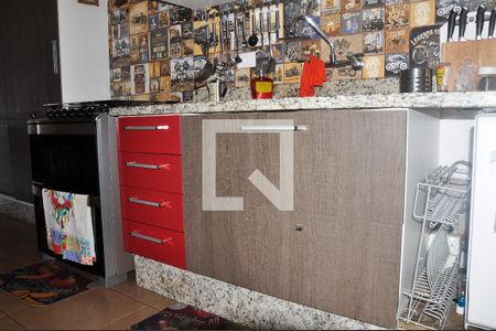 Casa à venda com 78m², 2 quartos e 2 vagasCozinha / Armário