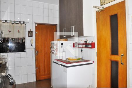 Casa à venda com 78m², 2 quartos e 2 vagasCozinha / Armário
