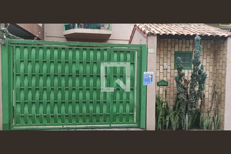 Casa à venda com 78m², 2 quartos e 2 vagasPortao de Entrada